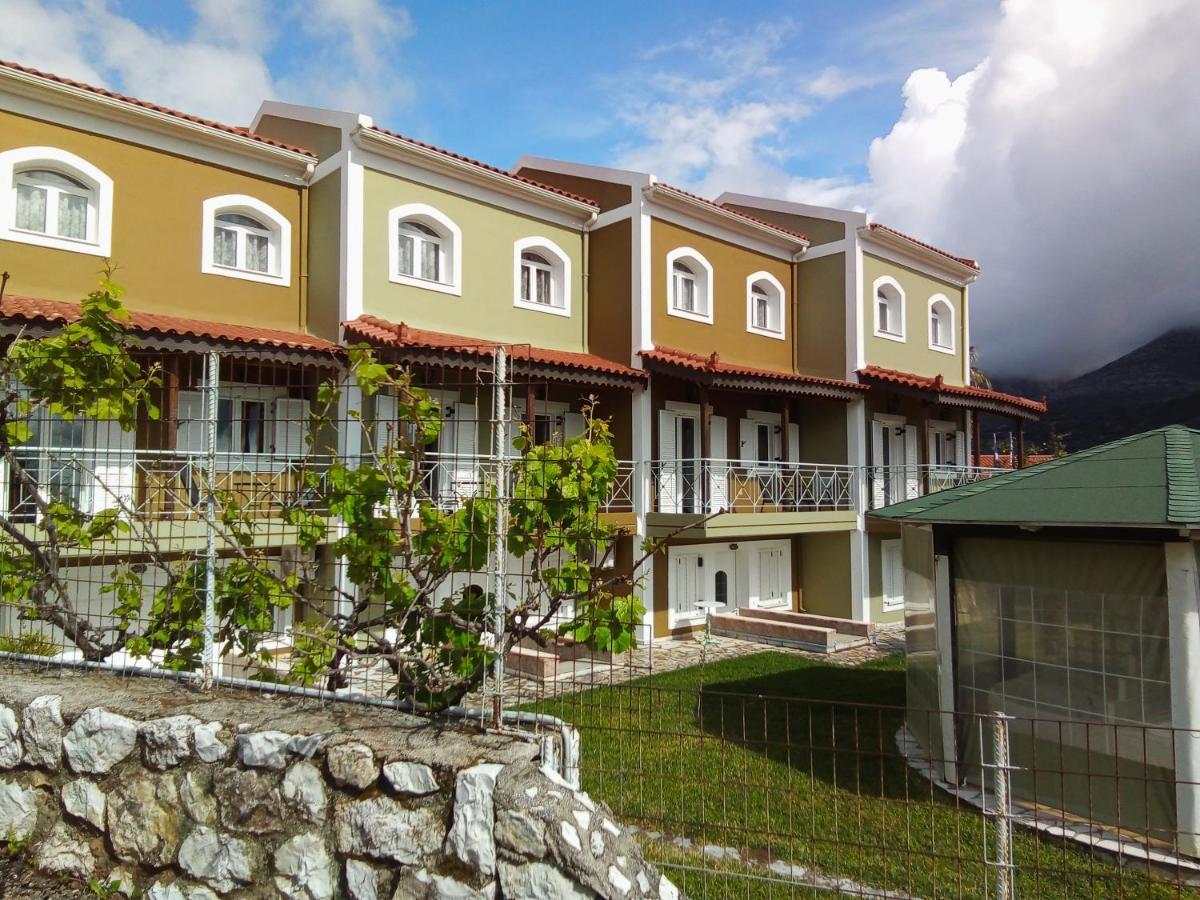 Dogis Retreat Apartment Agia Efimia ภายนอก รูปภาพ