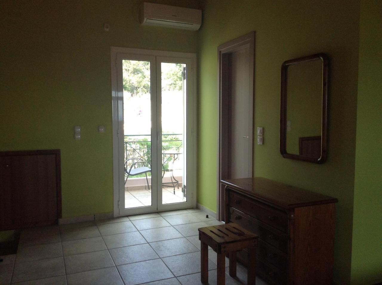 Dogis Retreat Apartment Agia Efimia ภายนอก รูปภาพ
